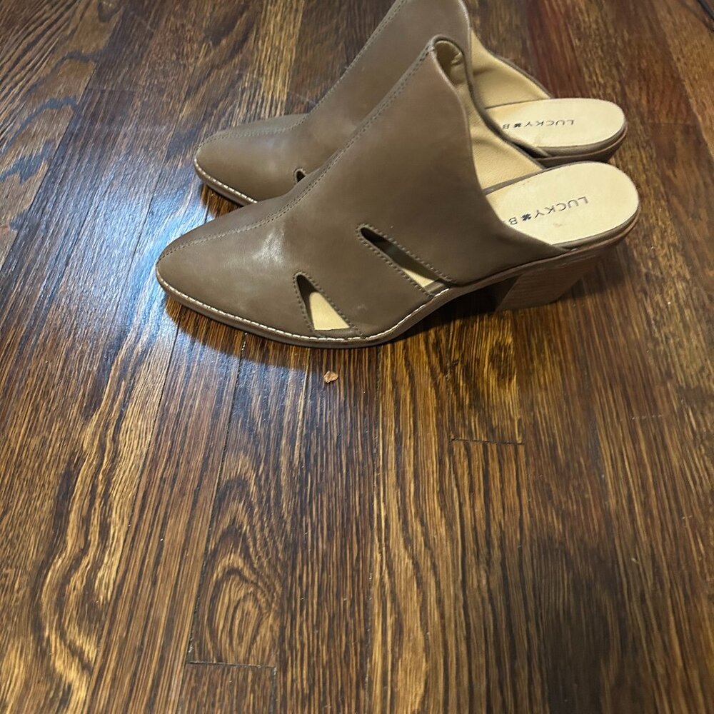 Lucky Brand slides